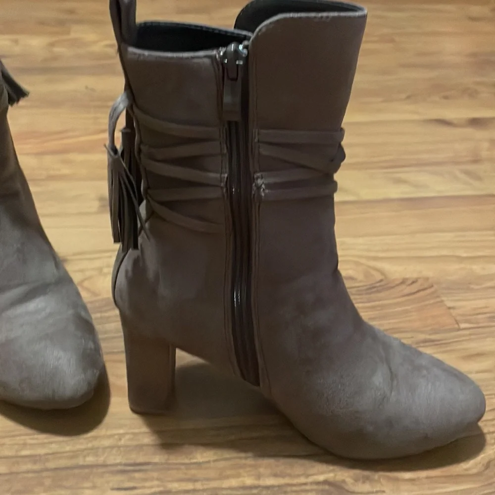 Zuri Women's Ankle Boots Size 5.5
